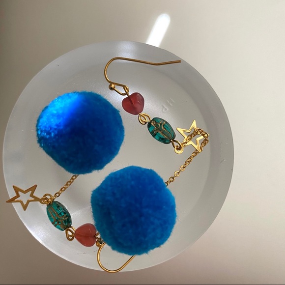 Earrings - Picture 6 of 16